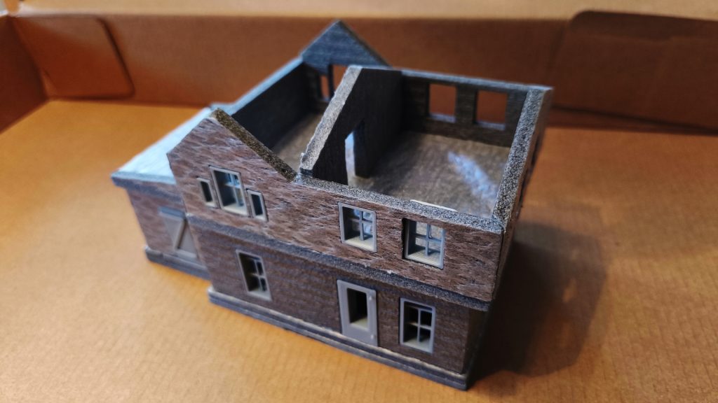 H0 Bahnhof "Irgendwo" - Baukasten SVG-Rohbau, Tueren, Fenster